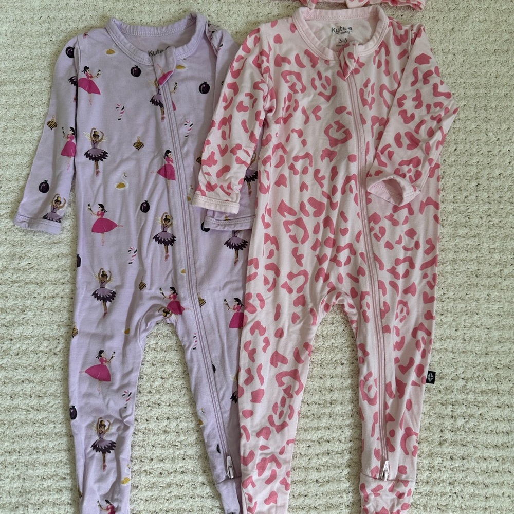 Kyte Baby Footies and 1 knit bow Size 3-6 months